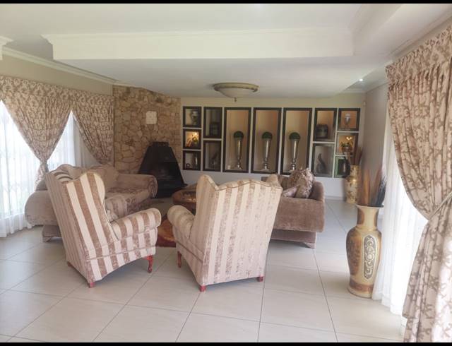 4 BEDROOM HOUSE FOR SALE IN WALDRIFT